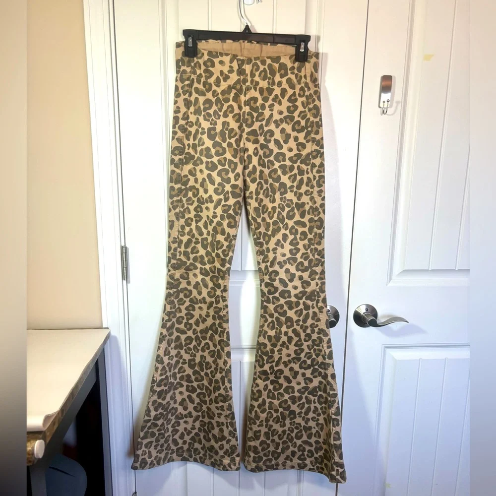Judith March Reversible Leopard Flair Pants Size Small NWT - Picture 1 of 10